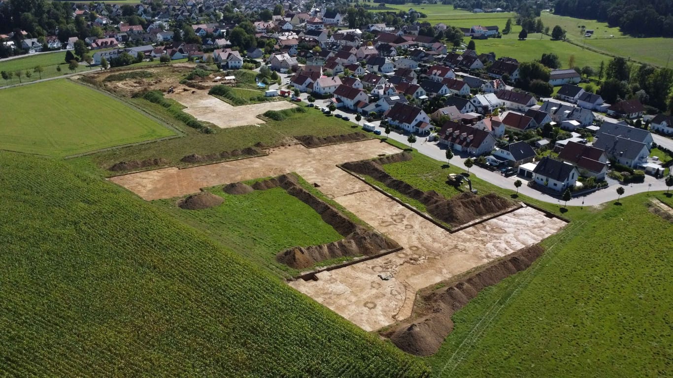 Die Grabungsfläche "Wollersdorfer Feld" aus einer Drohnenperspektive (Archivbild).