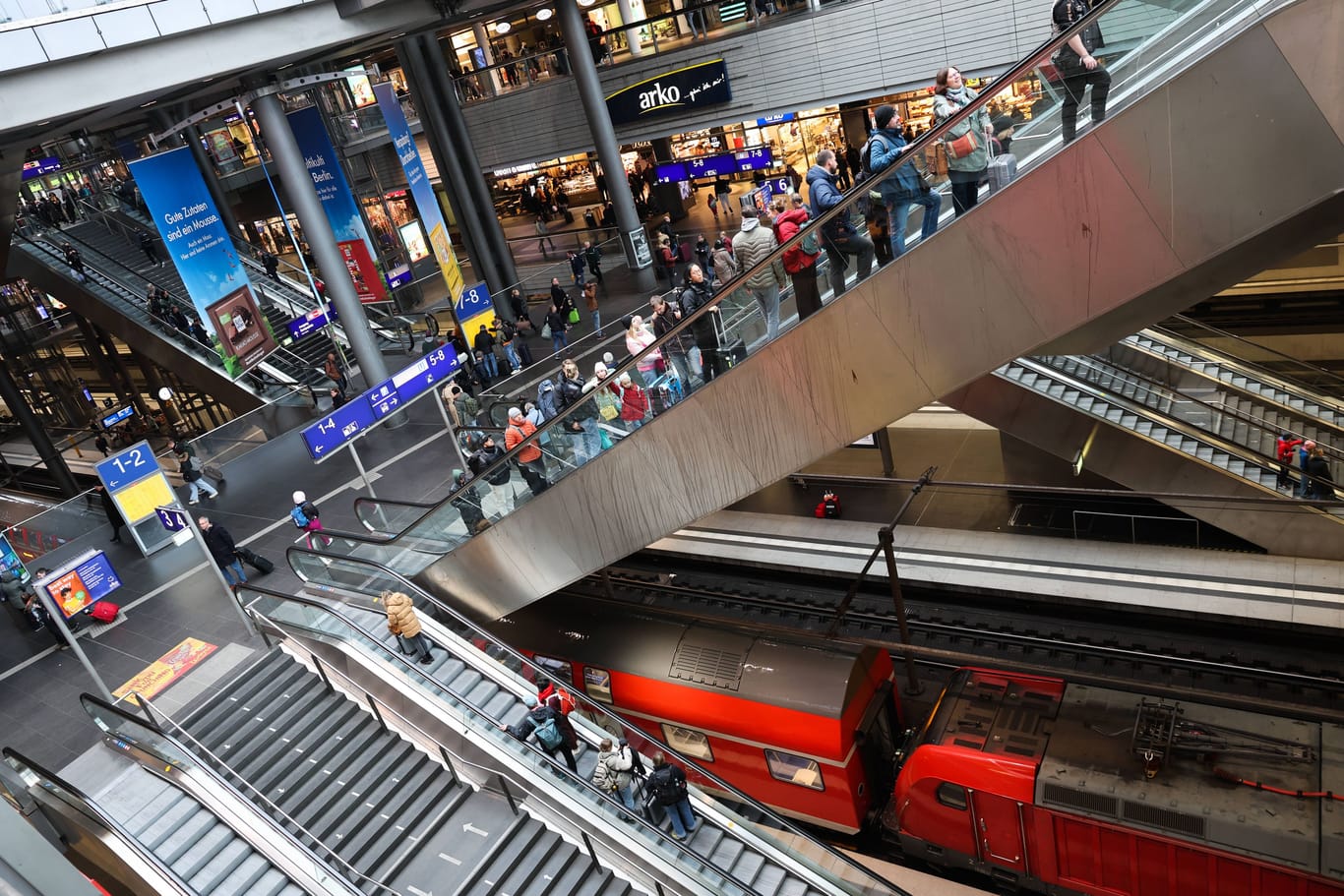 Der Berliner Hauptbahnhof. (Archivfoto)