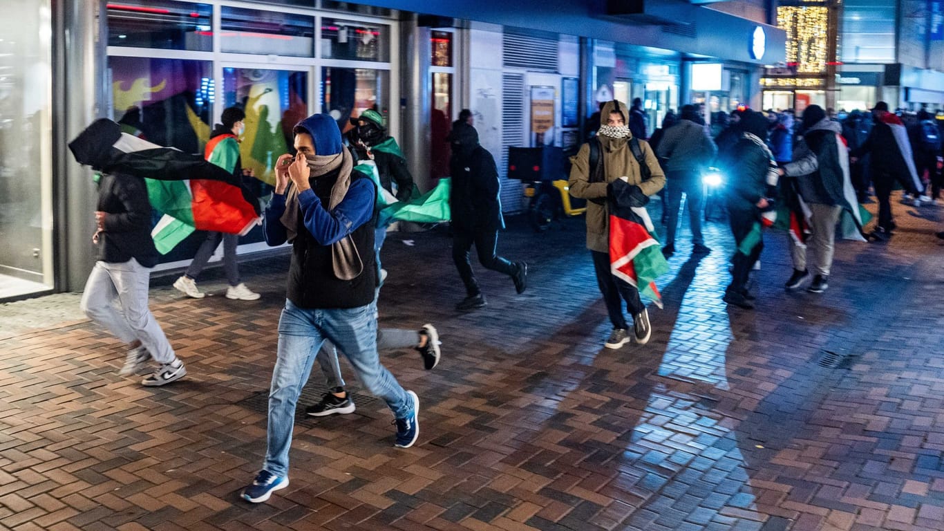 Ausschreitungen in Amsterdam