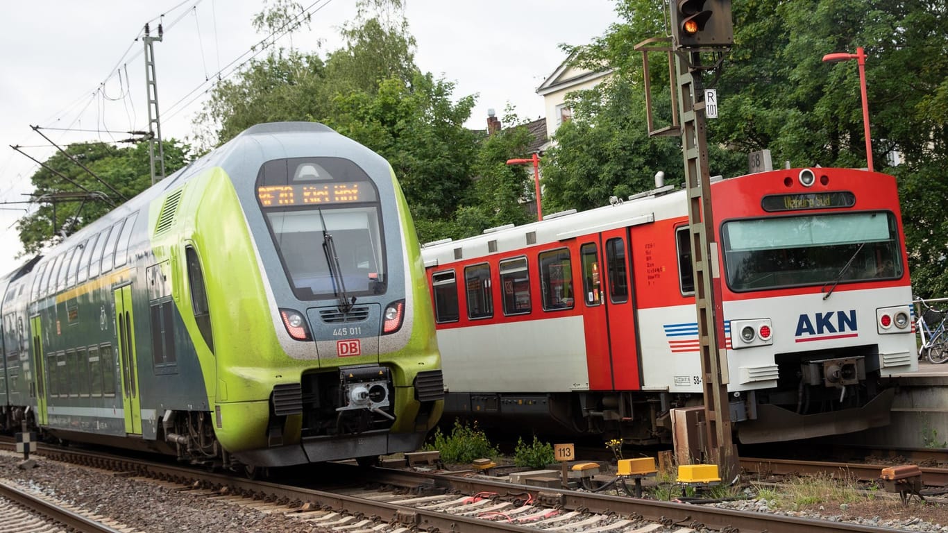 Regionalverkehr im Bahnhof Elmshorn