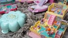 Eine bunte Polly Pocket Sammlung aus den 90ern