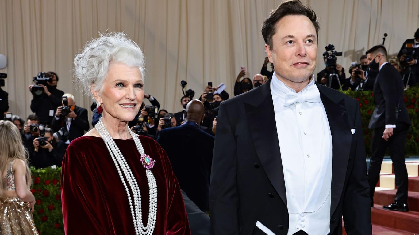 Maye Musk begleitete ihren Sohn Elon zu Events, wie hier in New York City bei der Met Gala.