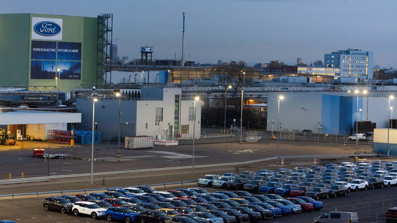 Das Fordwerk in Köln (Archivbild): Ein Sonderausschuss im Landtag hat über den geplanten Stellenabbau debattiert.