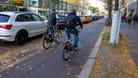 Der Radweg auf der Kantstraße in Charlottenburg (Archivbild): Hier soll es nach Wunsch des Senats einen Umbau geben.