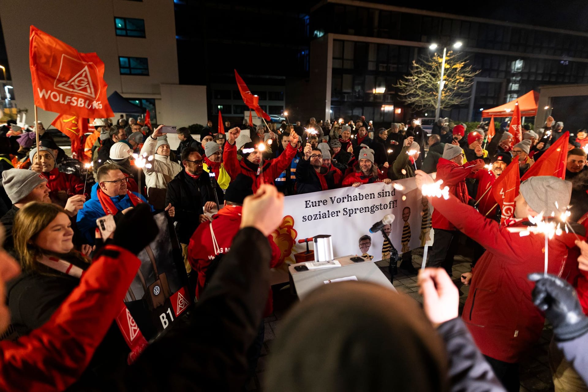 Ausläuten der Friedenspflicht bei Volkswagen – Wolfsburg