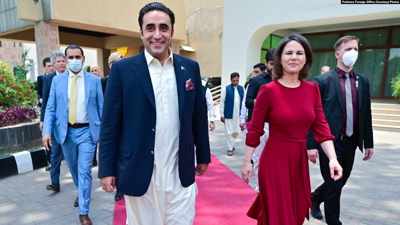 Gespräche in Islamabad: Außenministerin Annalena Baerbock traf dort im Juni 2022 ihren Amtskollegen Bilawal Bhutto Zardari, weil Pakistan Drehscheibe der Aufnahmeprogramme ist.