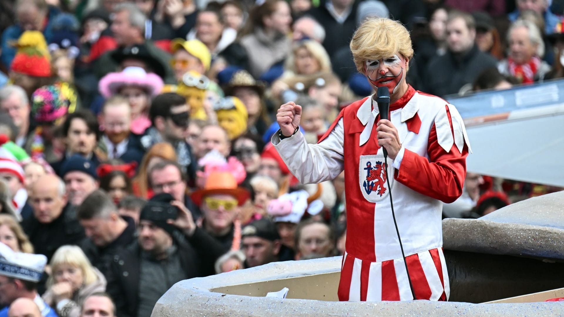 urn:newsml:dpa.com:20090101:241111-911-006150