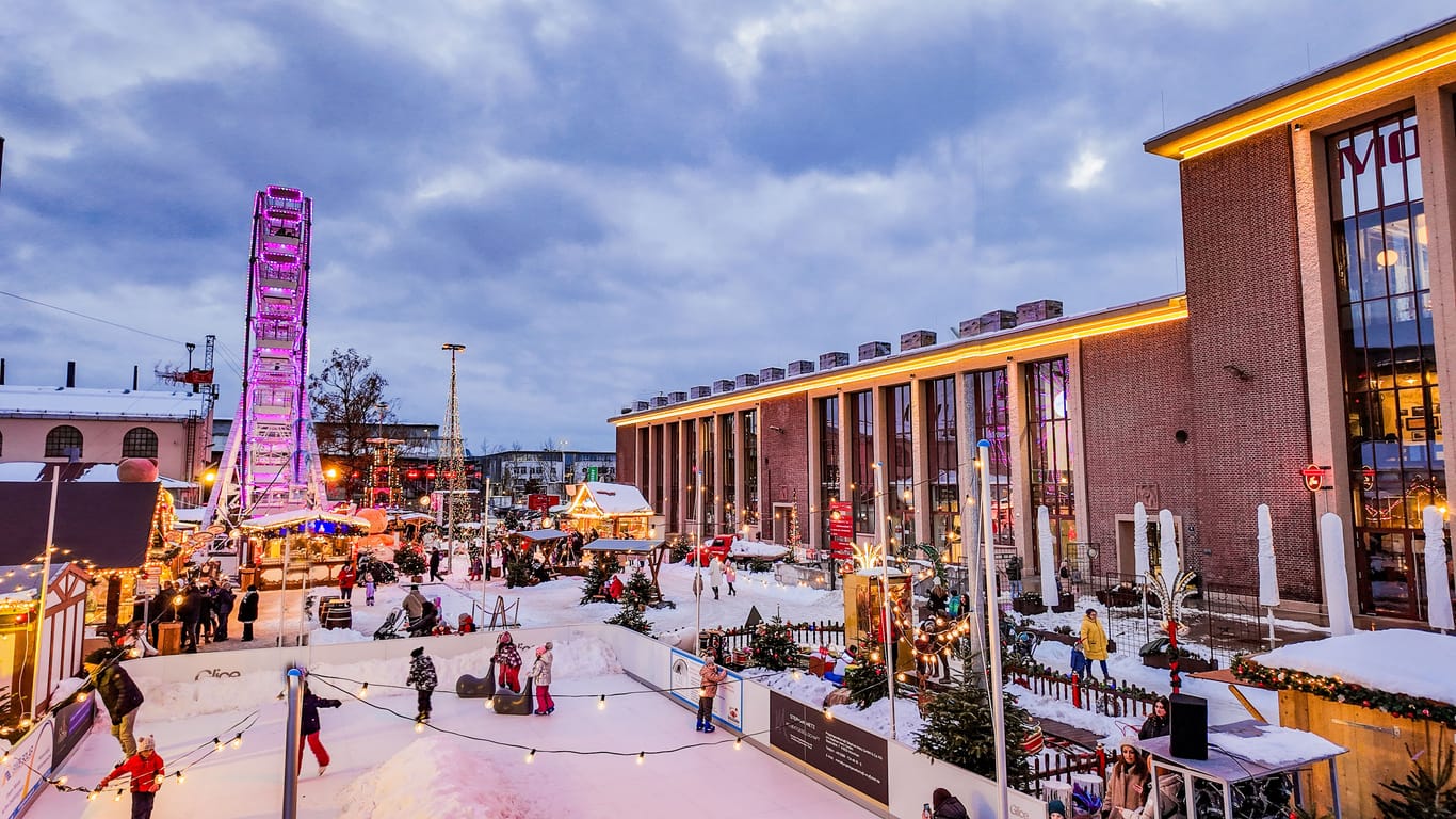 Der Christkindlmarkt findet auf dem Gelände der Motorworld in Freimann statt.