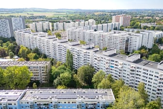 Neubaugebiet Prohlis in Dresden (Archivbild): Professor Marcel Schöne, Kriminologe und Senator der Hochschule der Sächsischen Polizei, hat zusammen mit Masterstudierenden die Zustände in mehreren Dresdner Wohnblöcken analysiert.