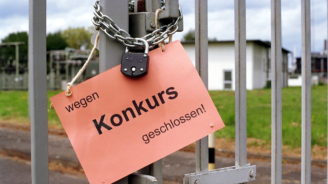 Pleite-Schild (Symbolbild): Ein österreichisches Möbelhaus ist in Schieflage geraten.