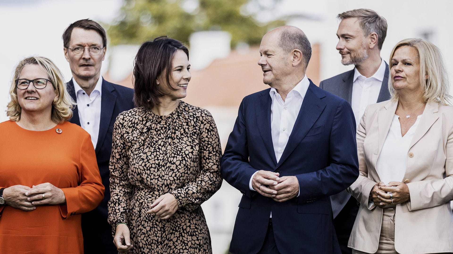 Svenja Schulze, Karl Lauterbach, Annalena Baerbock, Olaf Scholz, Christian Lindner und Nancy Faeser (v. l. n. r.): Die Ampelkoalition regiert seit Ende 2021.