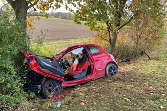 Die 43-jährige Alsdorferin war mit ihrem Auto von der Straße abgekommen