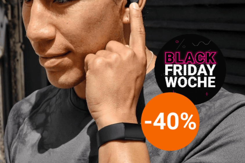 Heute ist die Testsieger-Smartwatch von Fitbit bei Amazon und MediaMarkt zum Tiefpreis im Angebot.