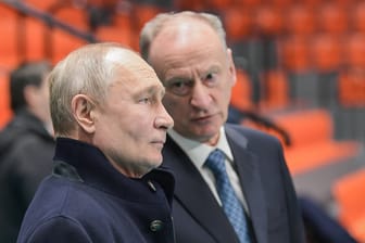 Nikolai Patruschew (rechts) und Wladimir Putin (links): Der Berater des russischen Präsidenten erwartet sich viel von der Trump-Präsidentschaft.