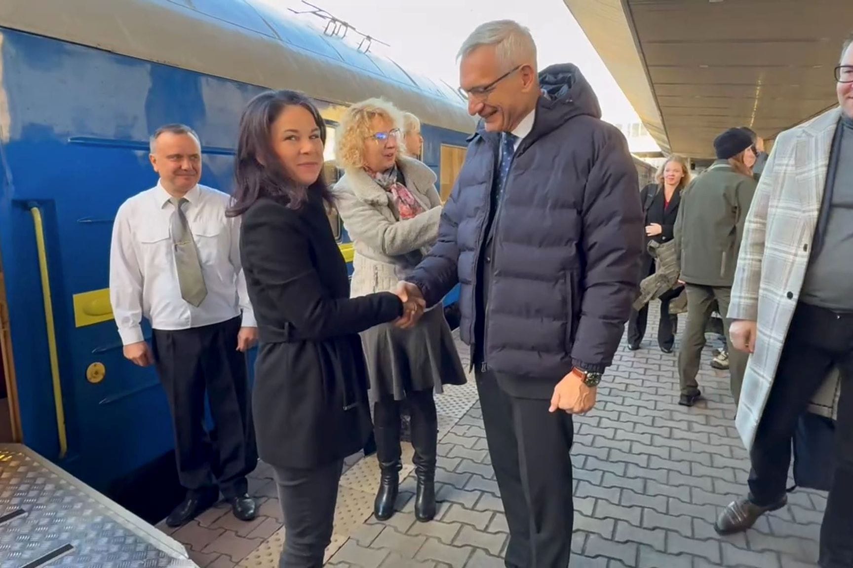 Außenministerin Baerbock besucht die Ukraine