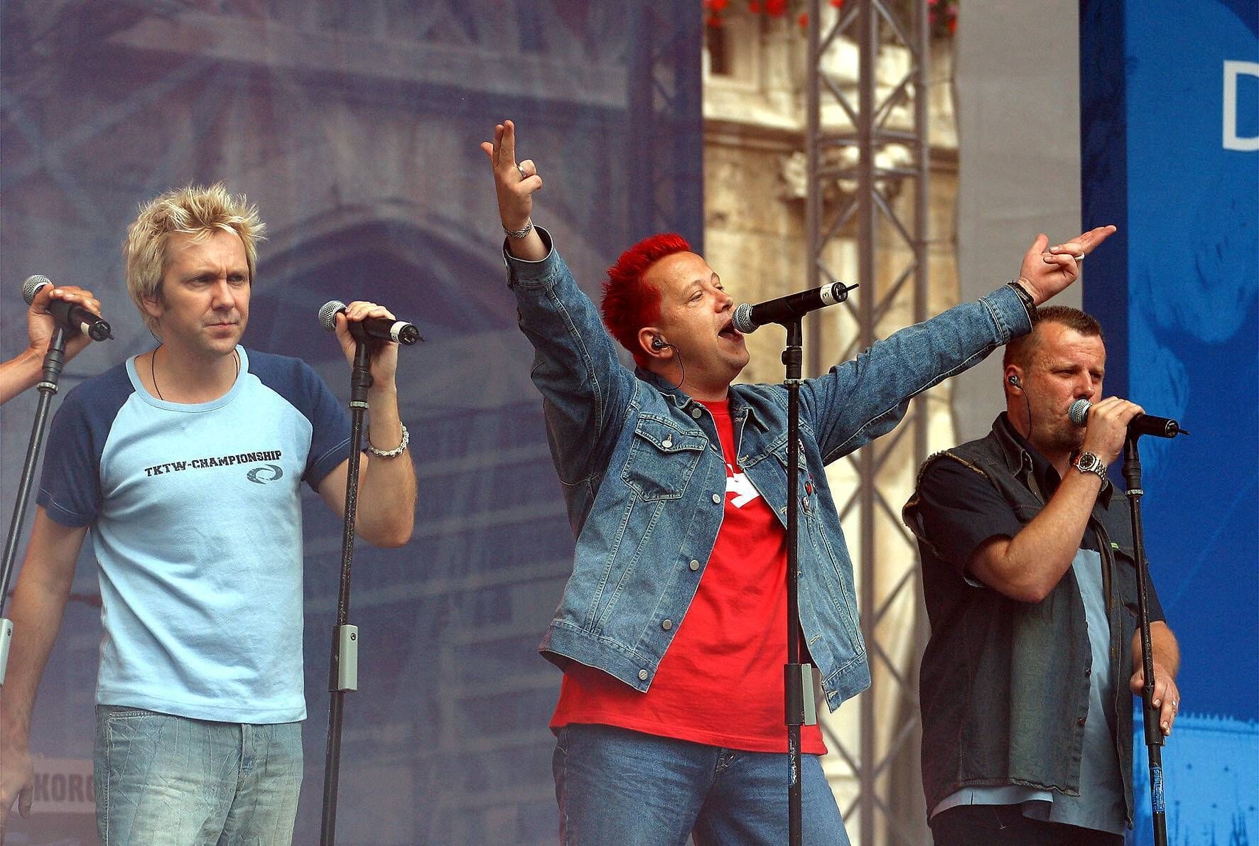 2002: Tobias Künzel, Sebastian Krumbiegel und Henri Schmidt anlässlich einer SPD-Wahlkampfveranstaltung in München.