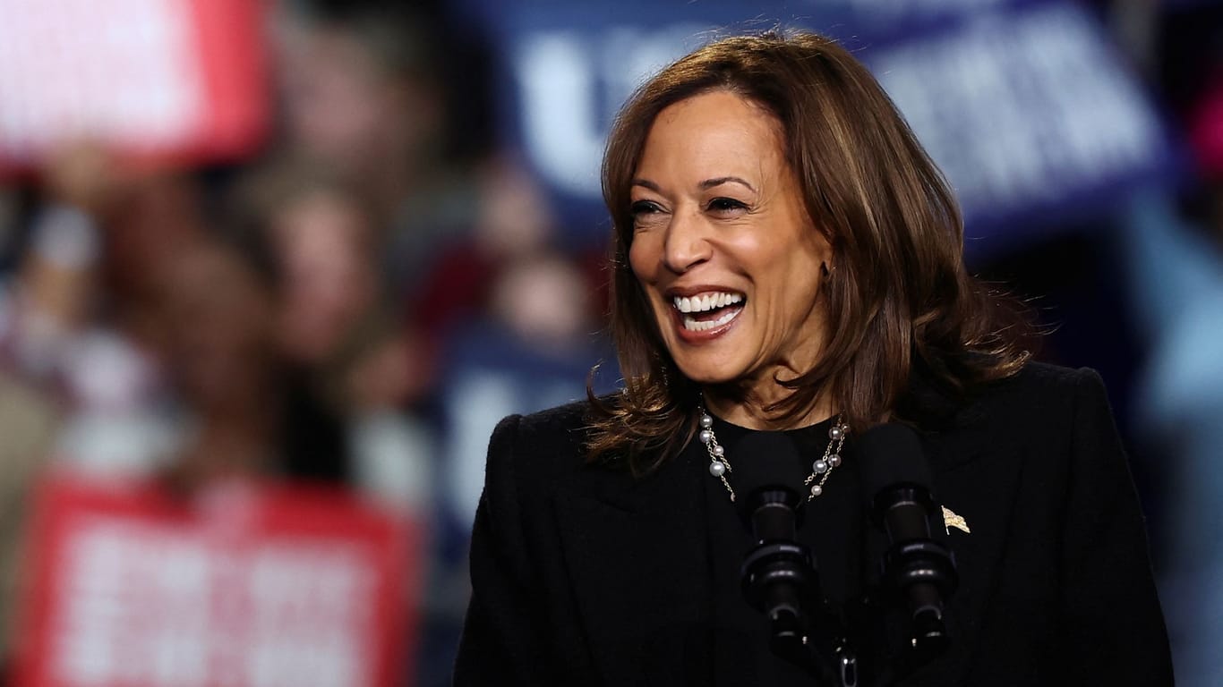 USA-ELECTION/HARRIS