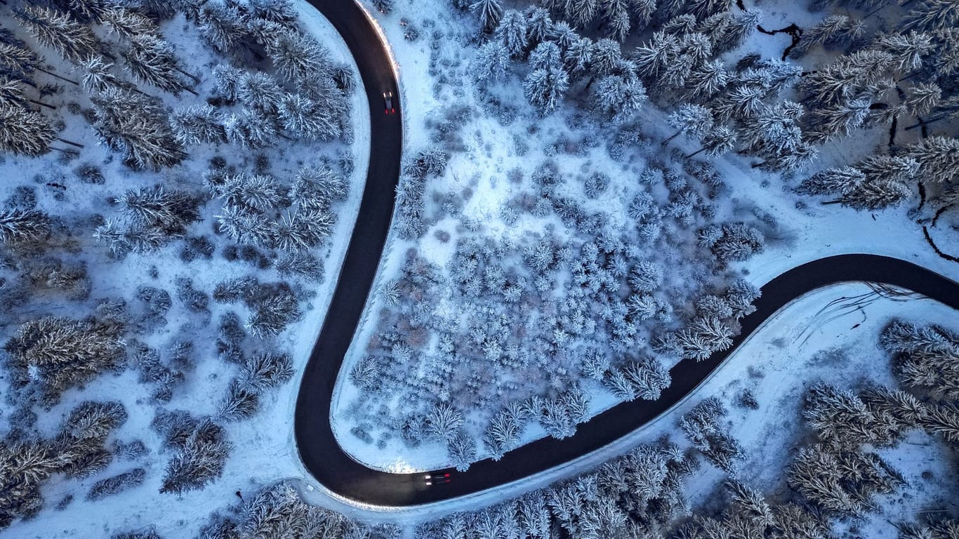 Wintereinbruch im Erzgebirge