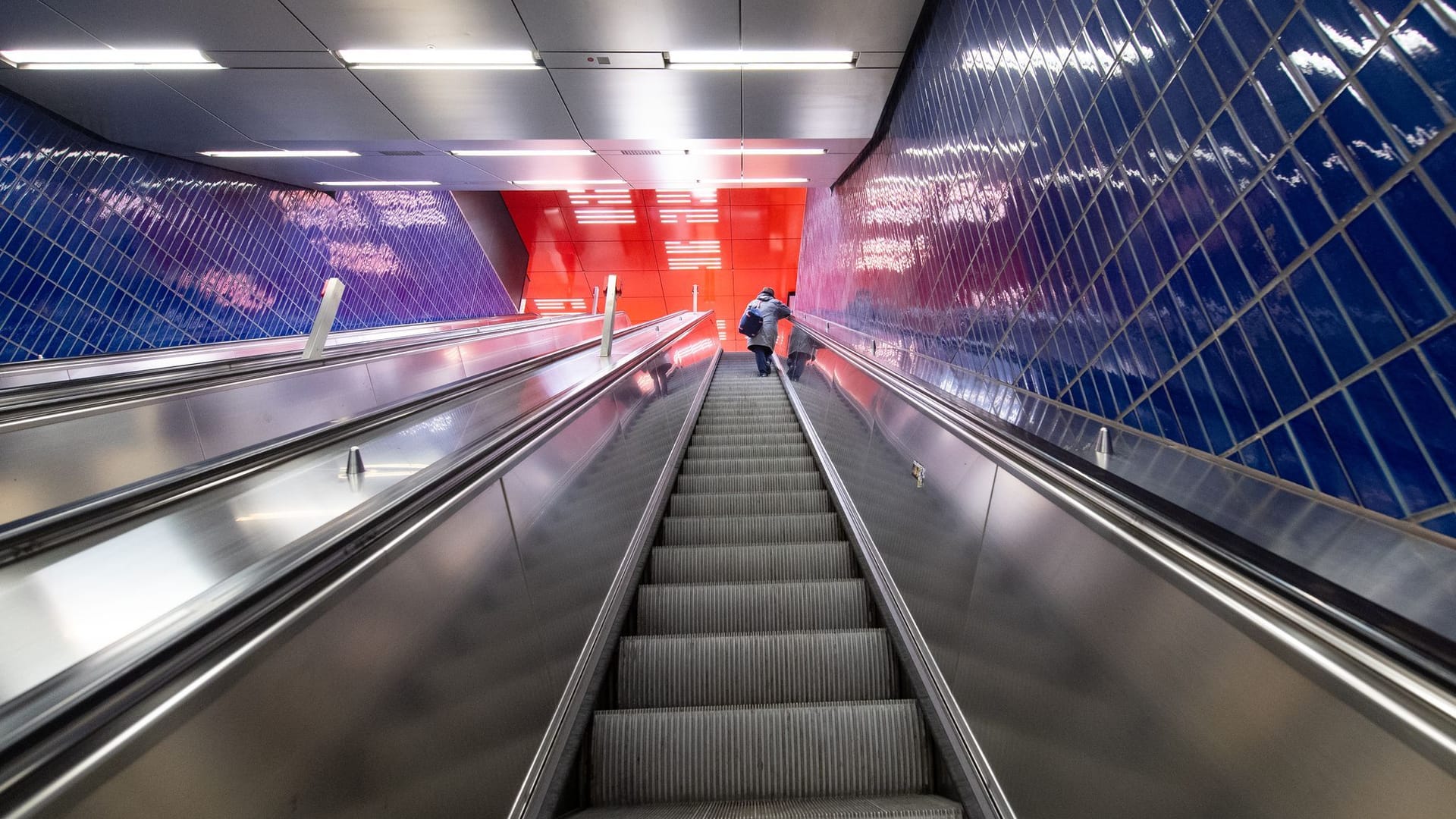 Rolltreppe in einer U-Bahn-Station in München