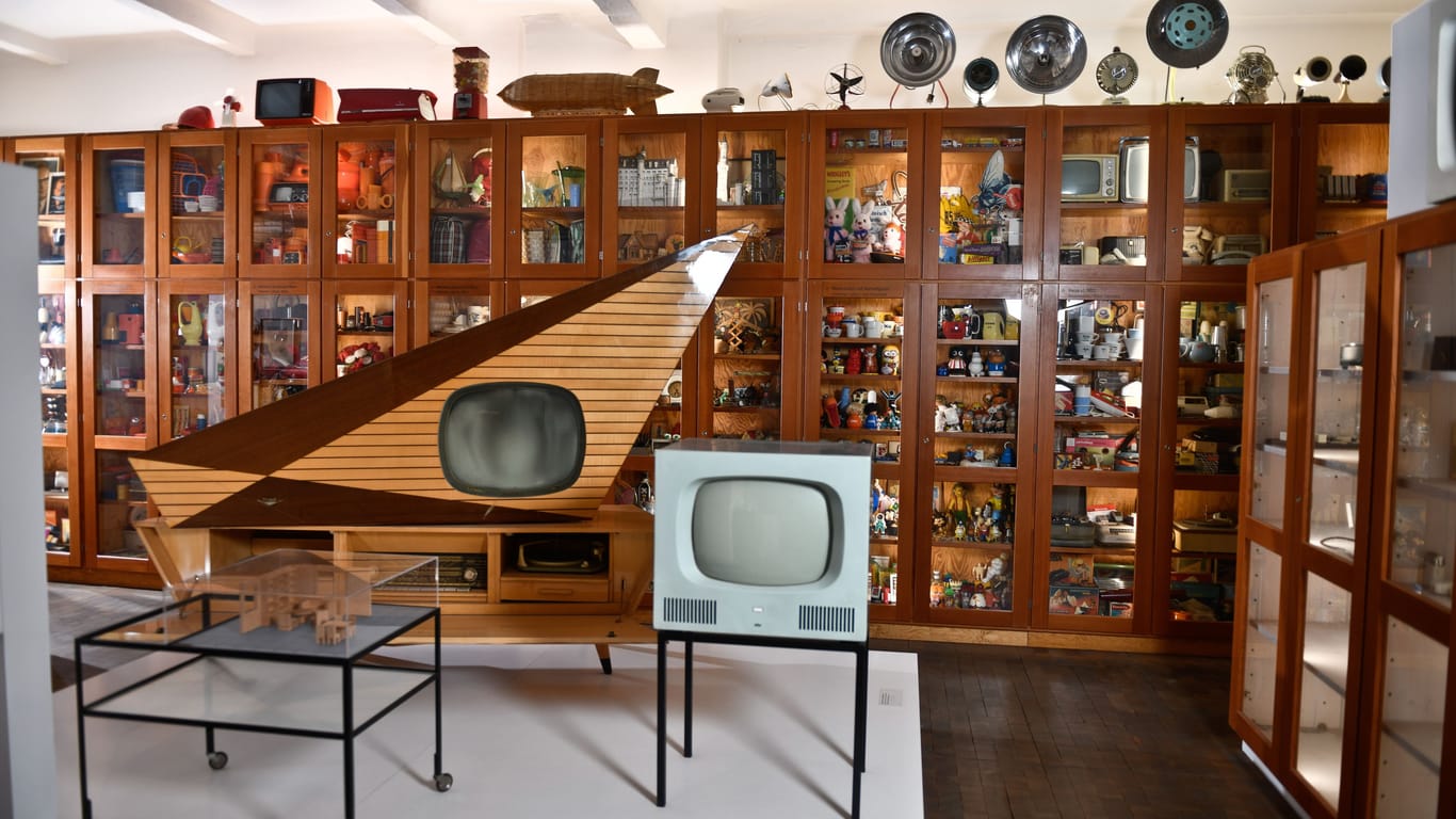 Futuristische Fernseher im "Museum der Dinge" (Archivbild): Das Museum beschäftigt sich mit der Geschichte der Industrie.