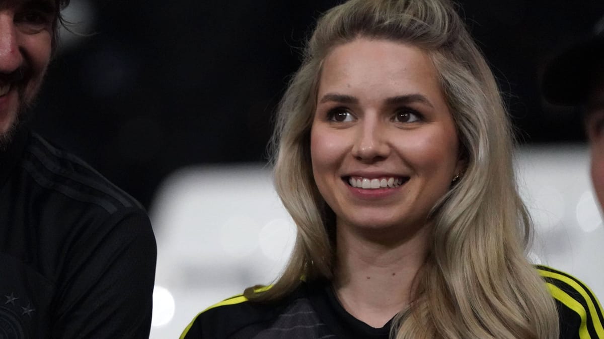 Anika Neuer: Frau von Manuel Neuer genießt Abend mit zwei Spielerfrauen