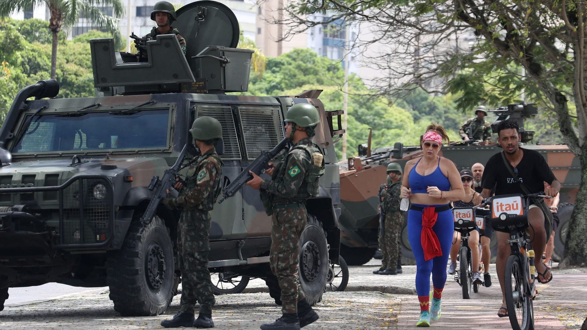 G20-Gipfel in Rio: Polizei und Militär sichern die Region rund um den Kofnerenzort ab.