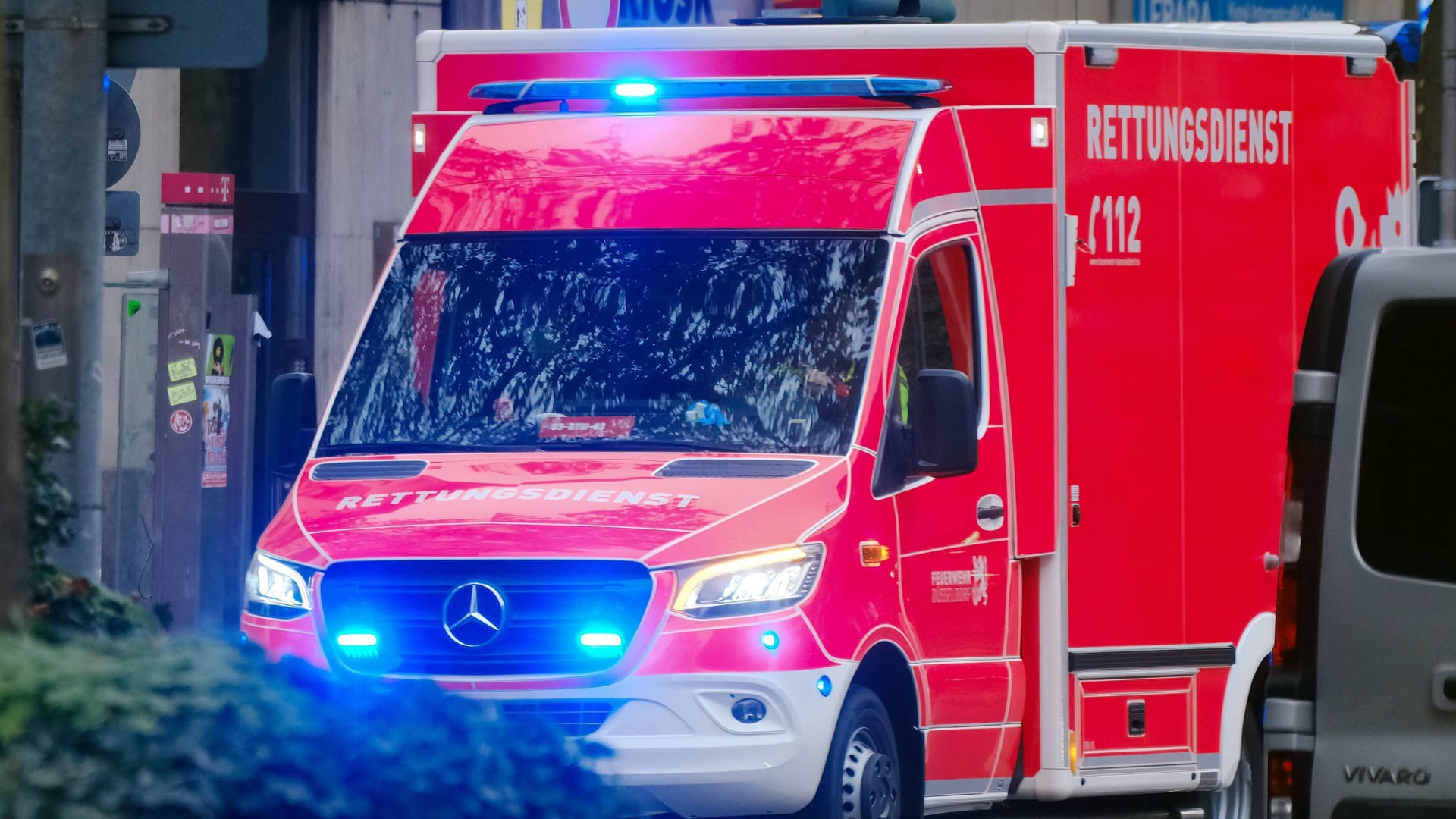 Rettungswagen in Düsseldorf im Einsatz. (Symbolfoto)