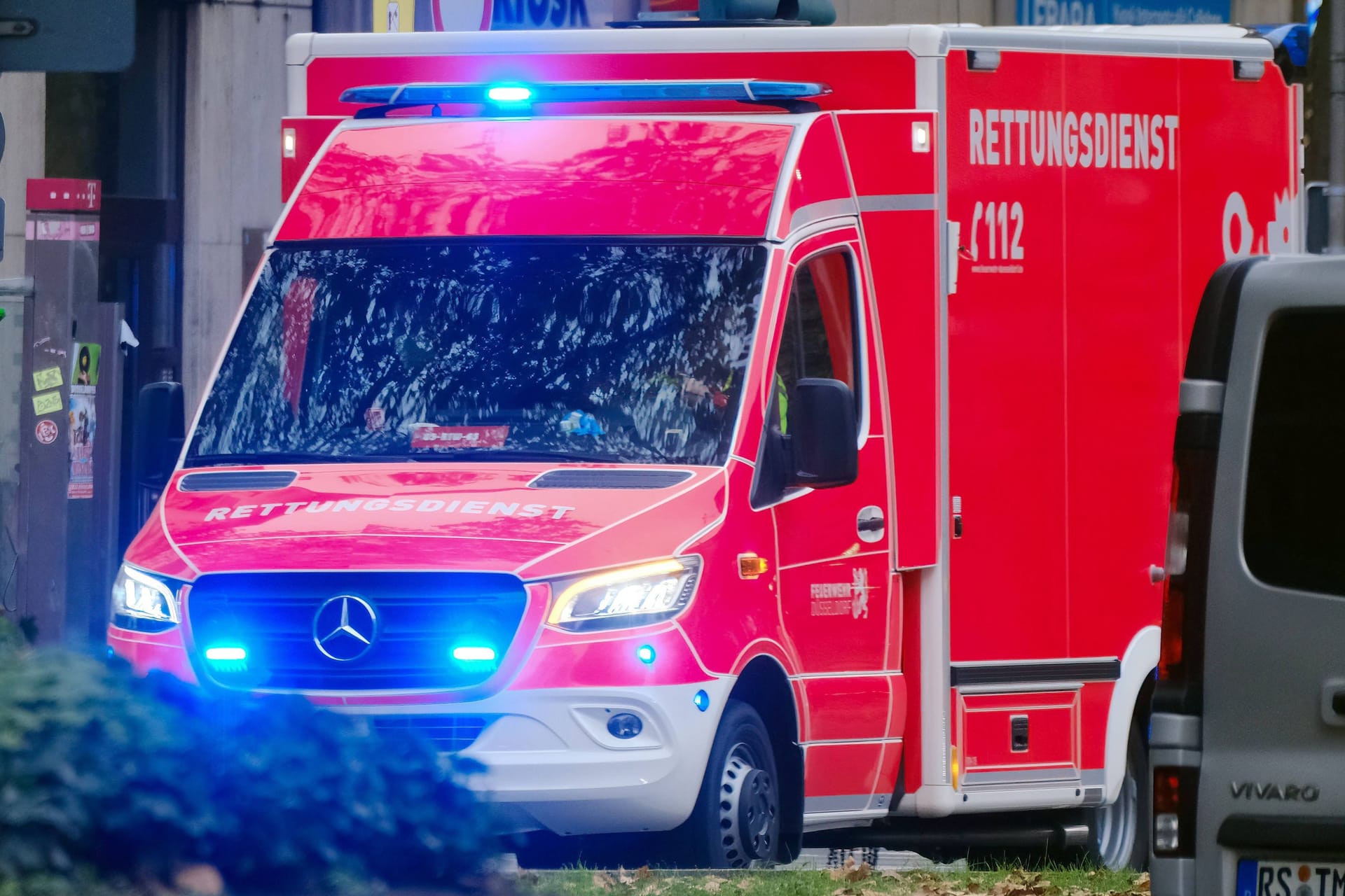 Rettungswagen in Düsseldorf im Einsatz. (Symbolfoto)