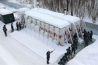 UKRAINE-CRISIS/RUSSIA-SHELTERS