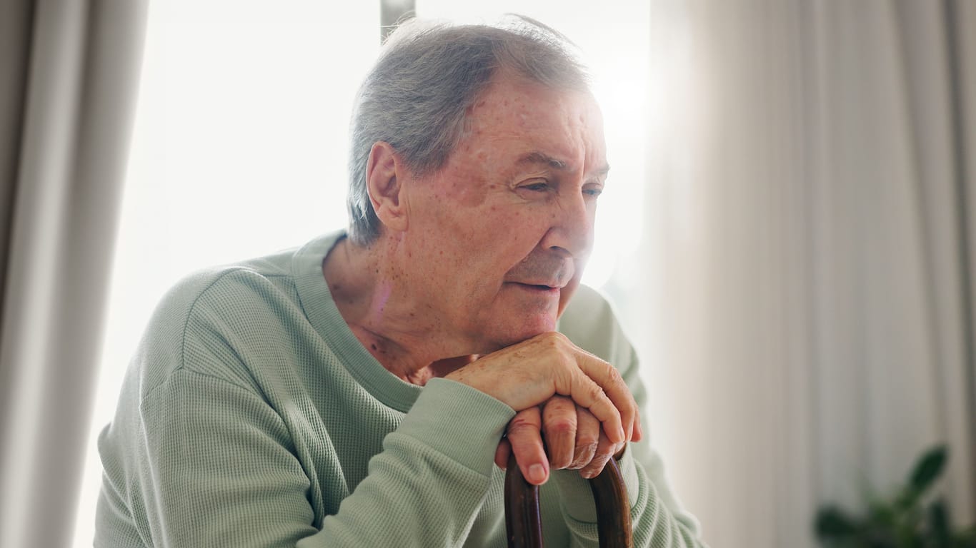 Parkinson: Bei der Erkrankung sterben Gehirnzellen ab.