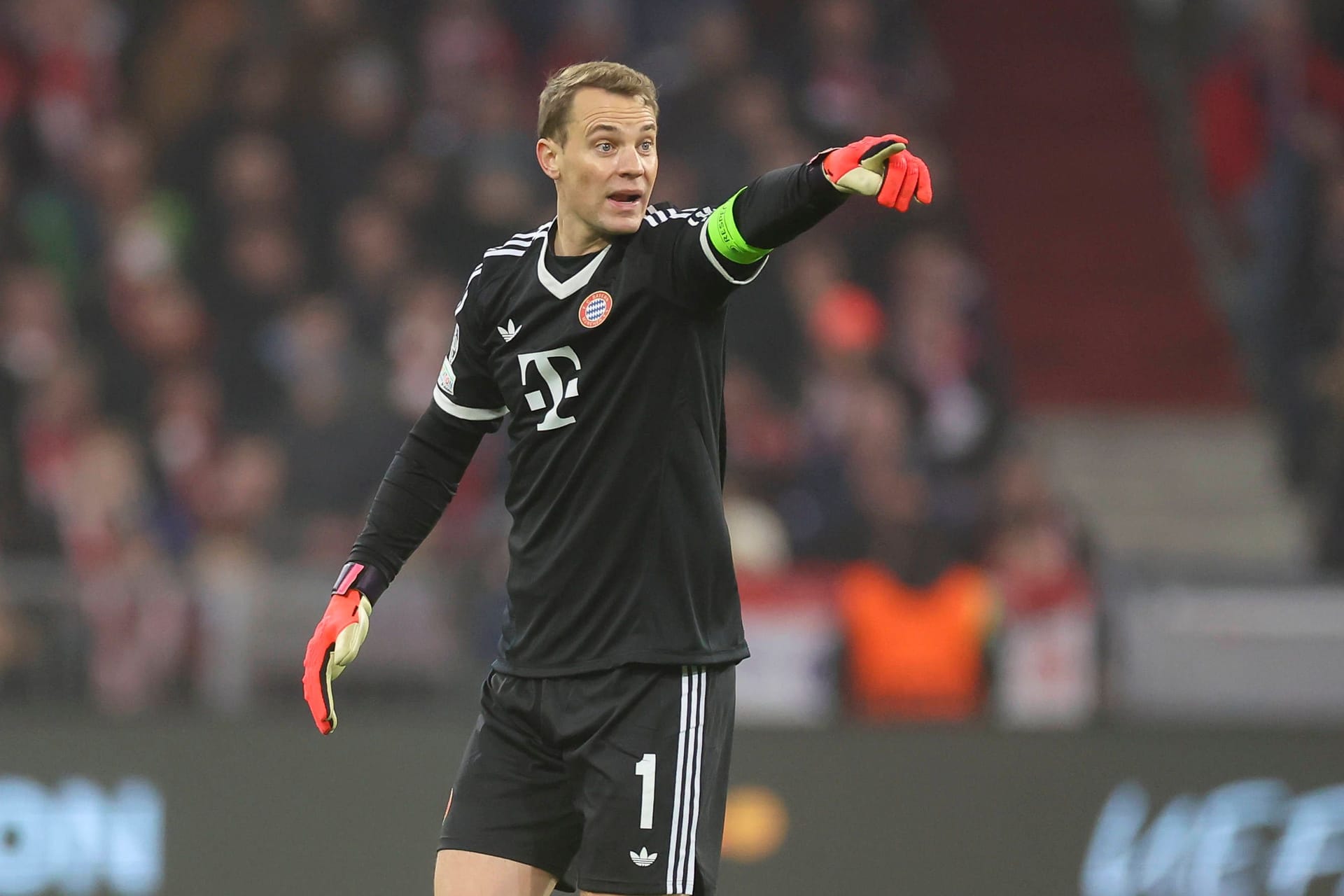 Manuel Neuer: Klärte in Liberoposition in der gegnerischen Hälfte und verlor dabei fast den Ball (42.). Bekam ansonsten nicht viel zu tun. Blieb zum vierten Mal in Folge ohne Gegentor. Note 3