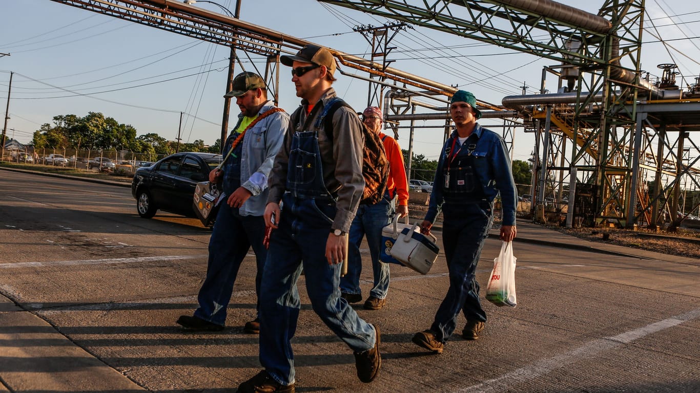 Für sie macht Trump angeblich Politik, sie haben ihn gewählt: Stahlarbeiter in Illinois.