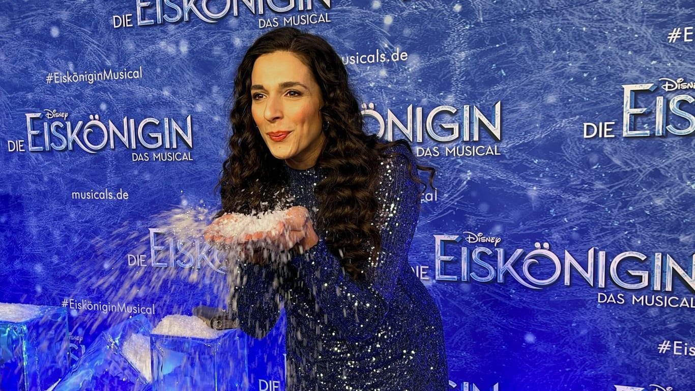 Sally Özcan bei der Premiere des Musicals „Die Eiskönigin“