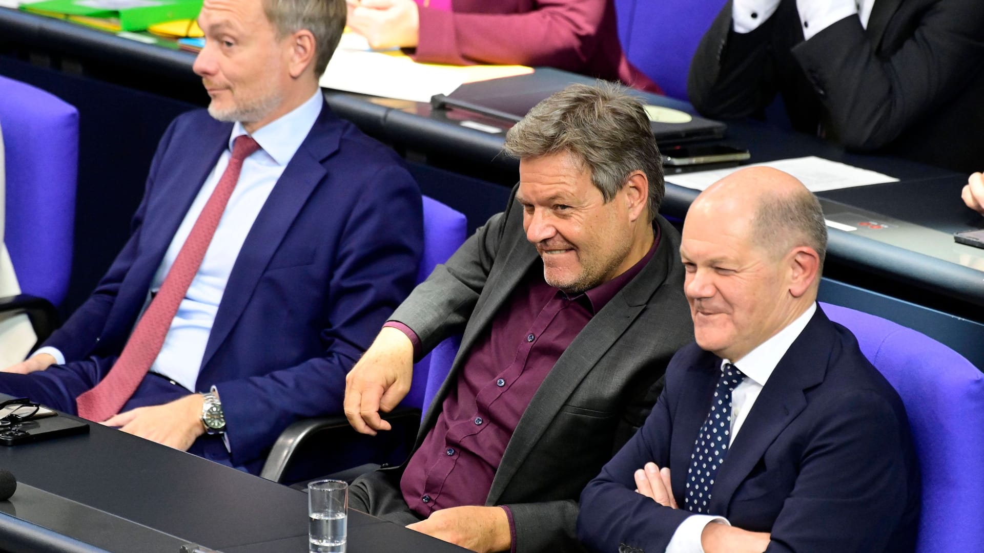 Christian Lindner (v.l.), Robert Habeck und Olaf Scholz im Bundestag: Nach knapp drei Jahren ist die Ampelkoalition zerbrochen.