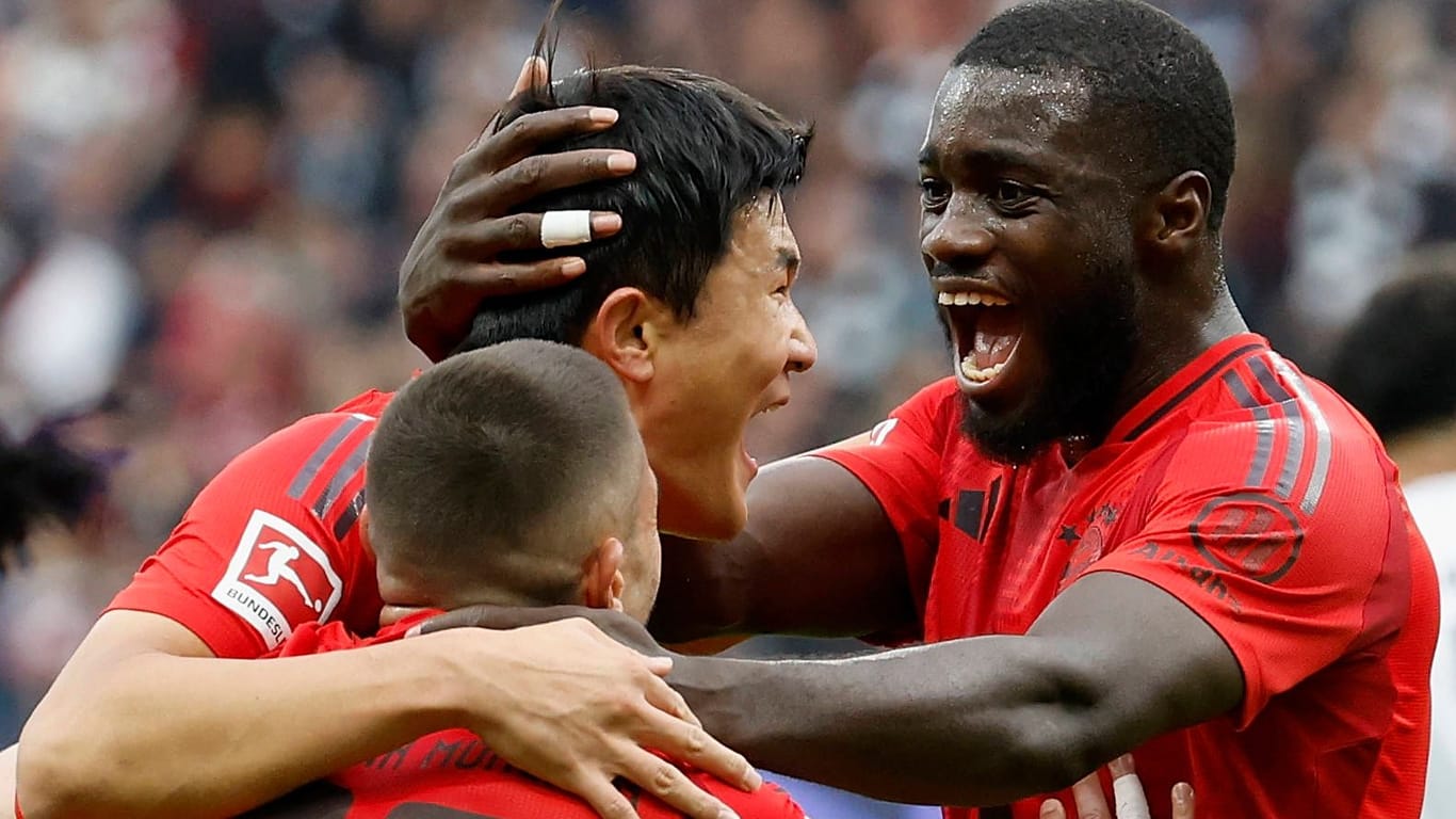 Min-jae Kim (l.) und Dayot Upamecano (r.): Die beiden bilden momentan ein nahezu unüberwindbares Abwehrduo beim FC Bayern.