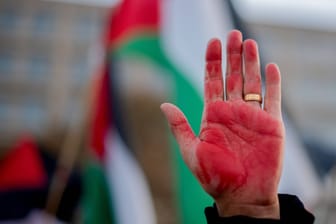 Berlin Pro-Palestinian Rally US President Visit People take part in a pro-Palestinian rally on the day the U.S. President Joe Biden visited Berlin, in Berlin, Germany, Friday, Oct. 18, 2024.