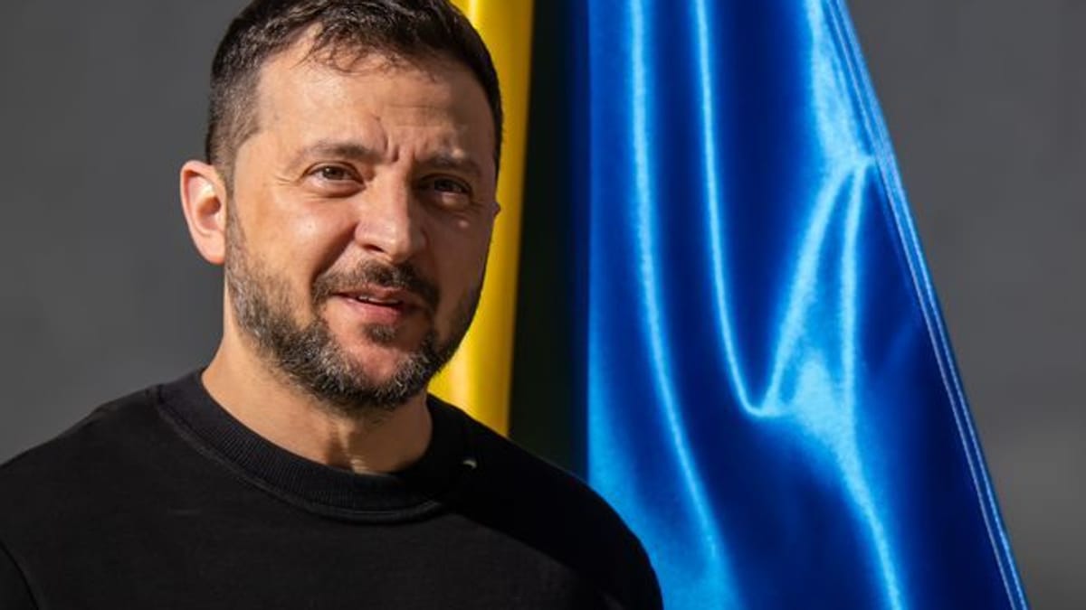 Zelensky'nin danışmanı Putin'in tehditlerini “mutlak korkunun” ifadesi olarak görüyor