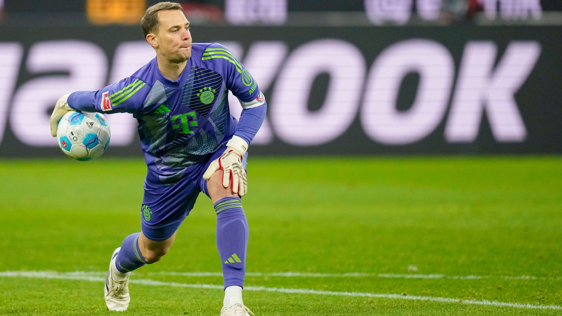 Manuel Neuer: Machte sein 512. Bundesligaspiel und rückte damit in der ewigen Bestenliste auf Rang drei vor. Bekam nicht viel zu tun. Beim 0:1 war er dann chancenlos. Kassierte damit das erste Gegentor nach 697 Minuten. Parierte stark gegen Sabitzer (62.). Note 3