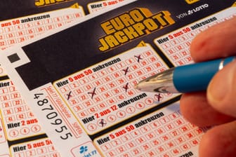 Nahaufnahme von einem Eurojackpot-Spielschein. (Symbolfoto)