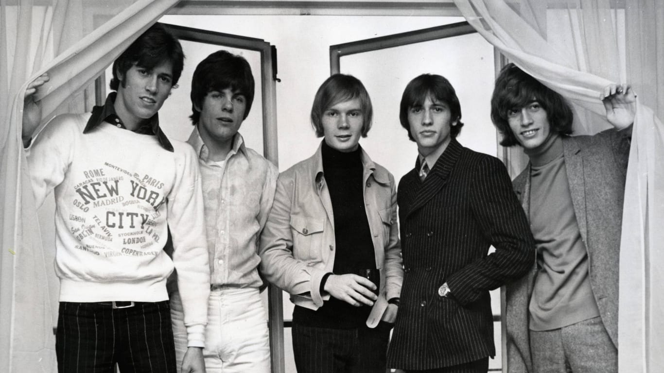 Die Bee Gees der Sechziger: Robin Gibb, Maurice Gibb, Barry Gibb, Vince Melounay und Colin Petersen im Jahr 1967.