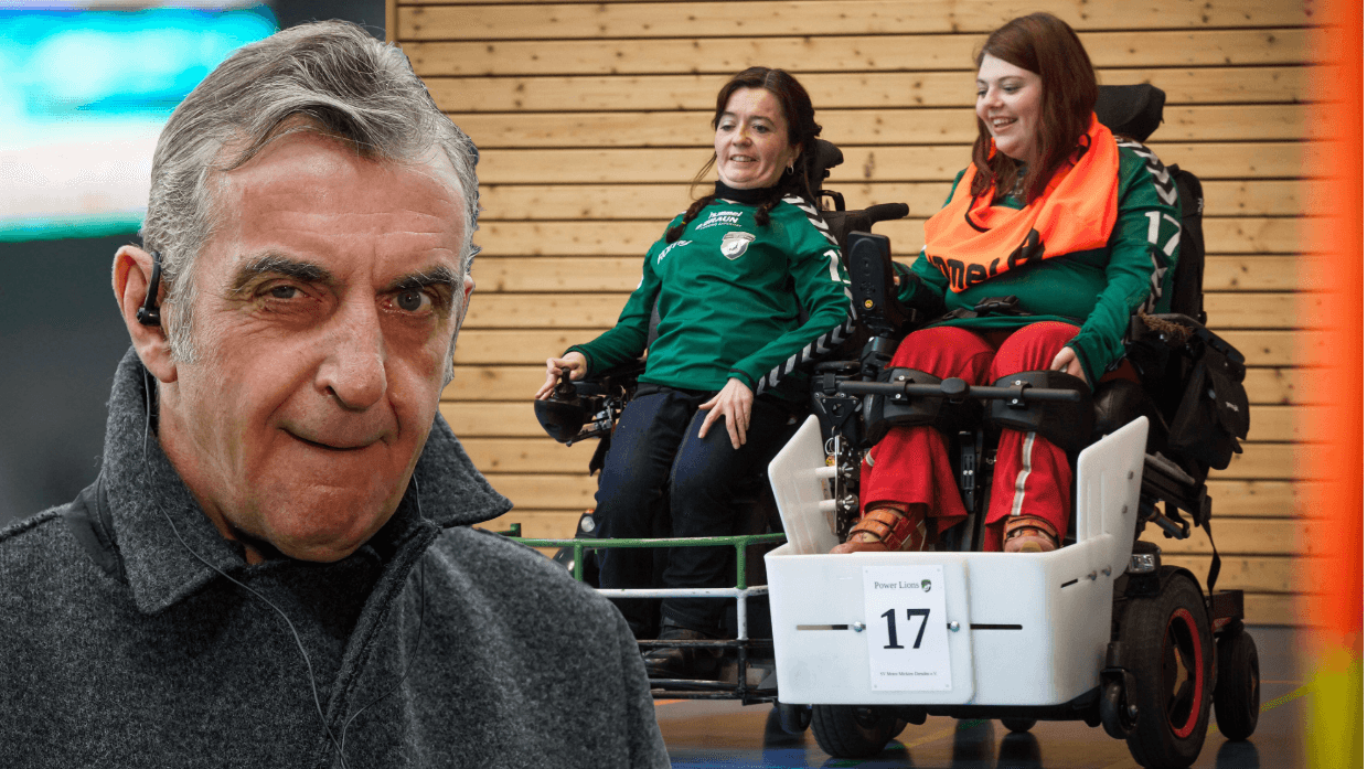 Powerchair-Fußballerinnen des SV Motor Mickten (Archivbild, Montage mit Ralf Minge). Die speziellen Wettkampfrollstühle sind sehr kostspielig.