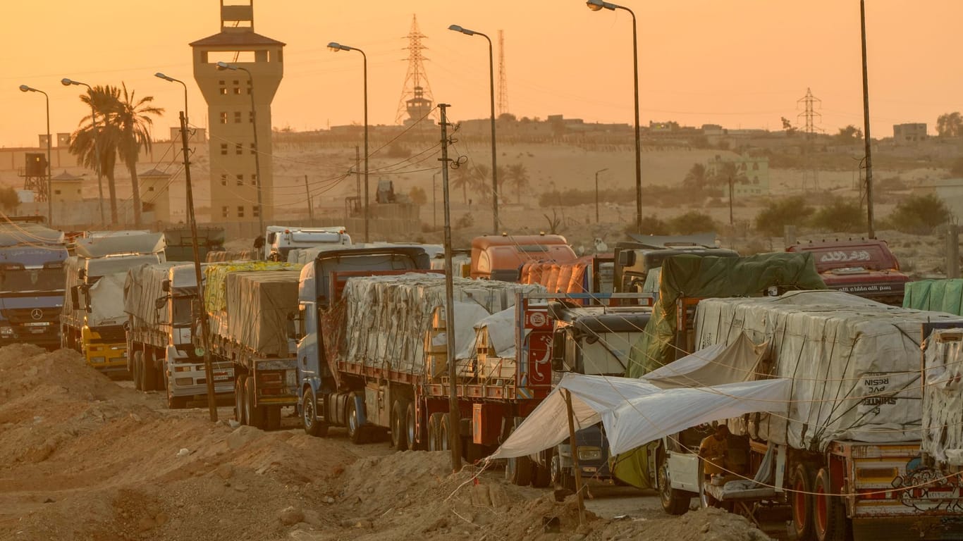 Krieg im Gazastreifen - Hilfslieferungen Foto-Archiv