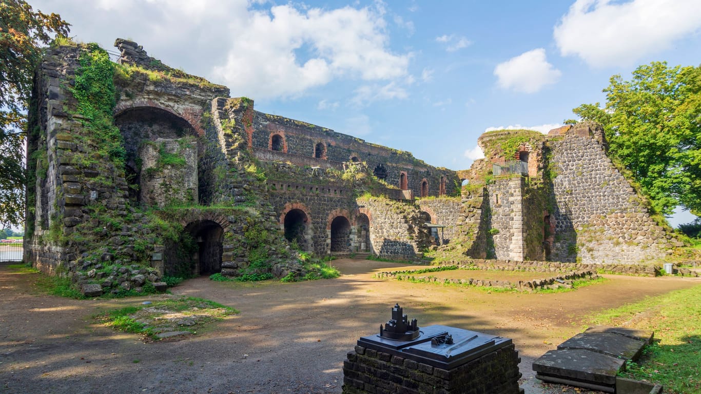 Kaiserpfalz von Friedrich Barbarossa (Archivbild): Um diese Burg so viele Schlachten geführt, dass heute nur noch eine Ruine übrig ist.