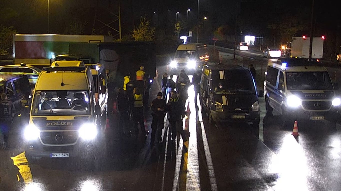 Die Essener Polizei konnte bei einem Kontrolleinsatz zahlreiche Fahrräder sicherstellen.