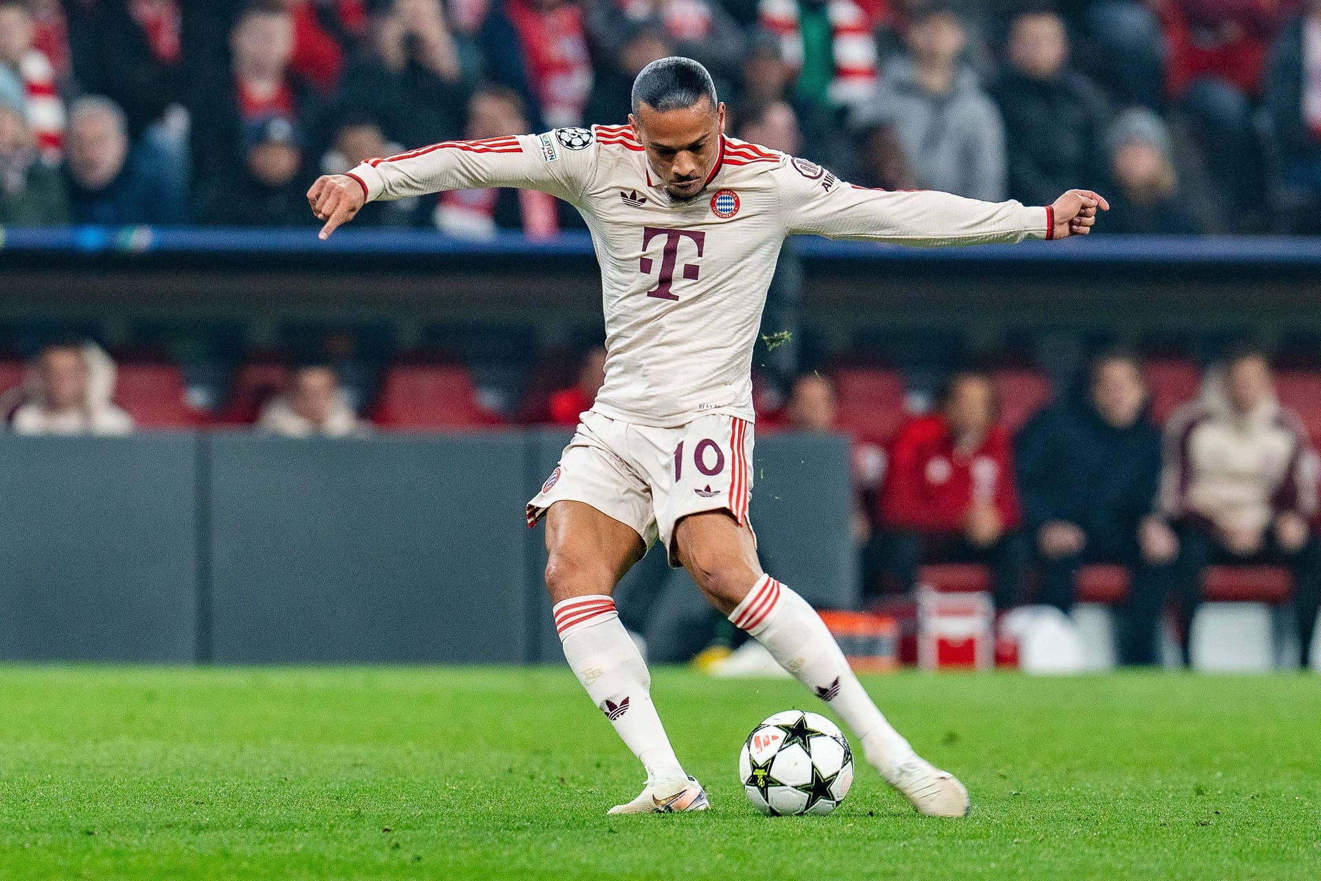 Leroy Sané (ab 56.): Kam für Olise. Brachte gleich Schwung rein. Guter Rückpass auf Kimmich (58.) und schöner Schussversuch per Schlenzer (59.). Seinen Schuss aus knapp 20 Metern lenkte Torhüter Trubin gerade noch über die Latte. Lieferte die starke Flanke beim 1:0. Sorgte für die Wende. Bester Bayer. Note 2