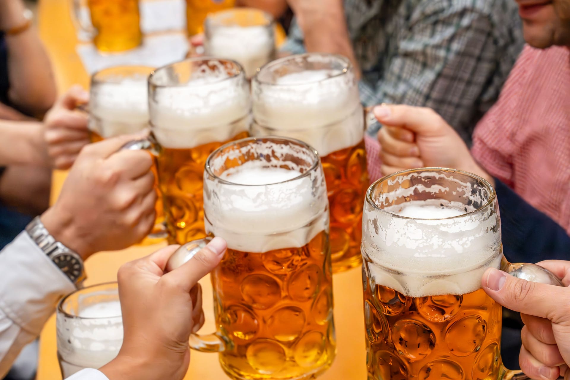 Alkoholkonsum: Für viele gehört das Feierabendbier dazu.