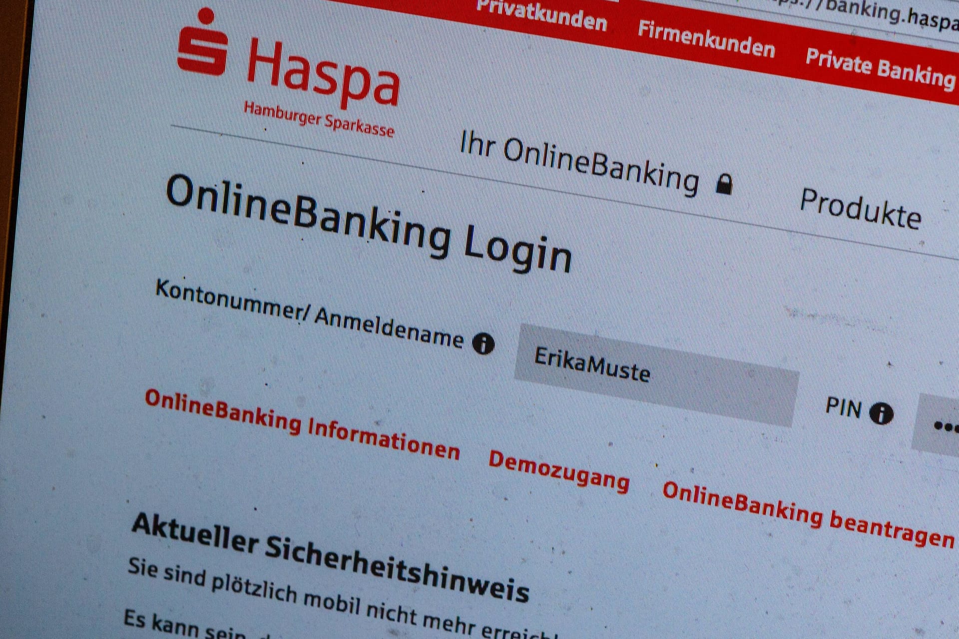 Zugang zum Online-Banking der Haspa (Archivbild): Vor 40 Jahren schrieb ein Angriff auf die Hamburger Sparkasse Geschichte.