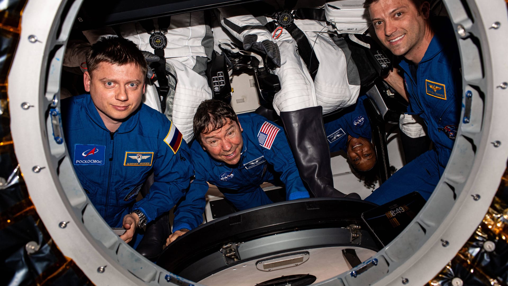 Die Crew 8: Kosmonaut Alexander Grebenkin sowie die Nasa-Astronauten Mike Barratt, Jeanette Epps, und Matthew Dominick (v.l.).