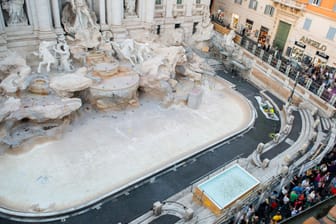 Wasserbecken für den Trevi-Brunnen