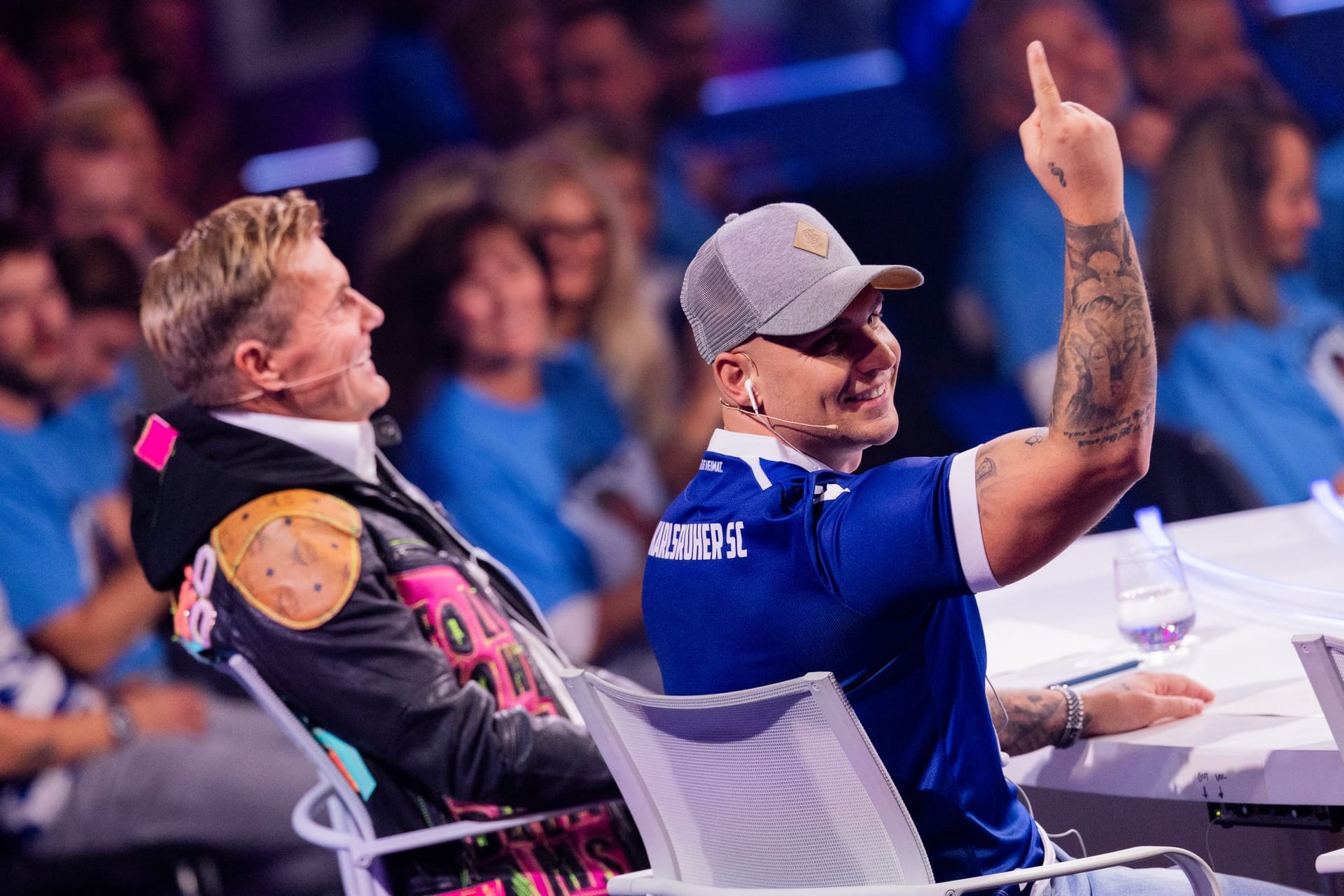 Pietro Lombardi (r), und Dieter Bohlen Jurymitglieder, sitzen im Finale der RTL Castingshow "Deutschland sucht den Superstar".